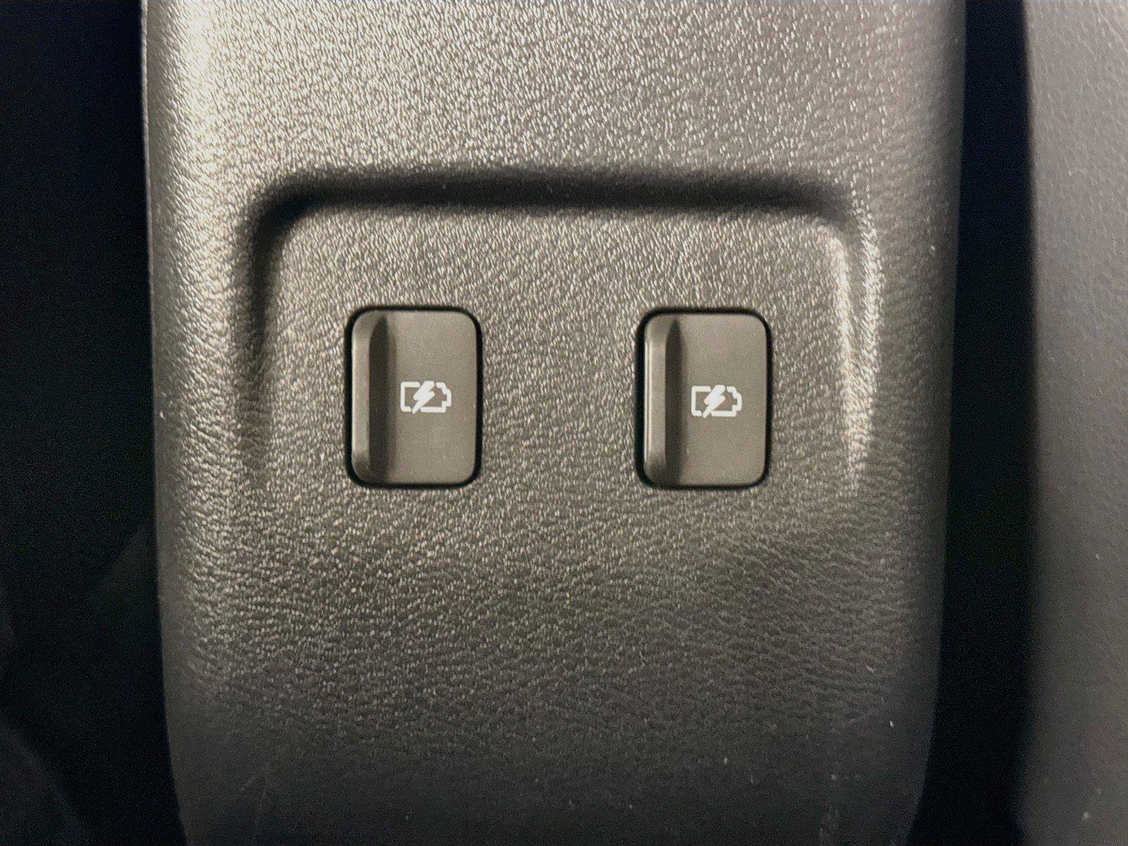 Used 2023 Nissan Kicks SR w/ SR Premium Package FWD image 32