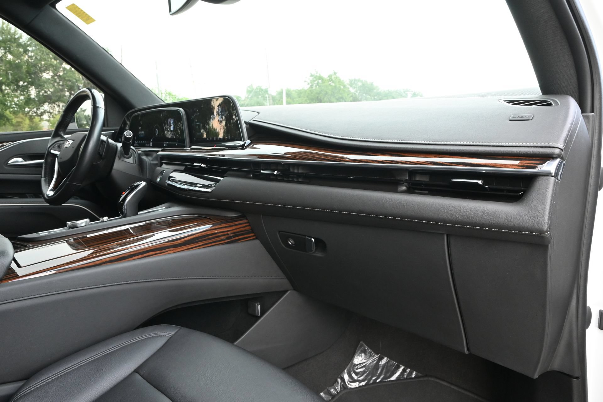 Used 2023 Cadillac Escalade Luxury w/ LPO, Floor Liner Package RWD image 23