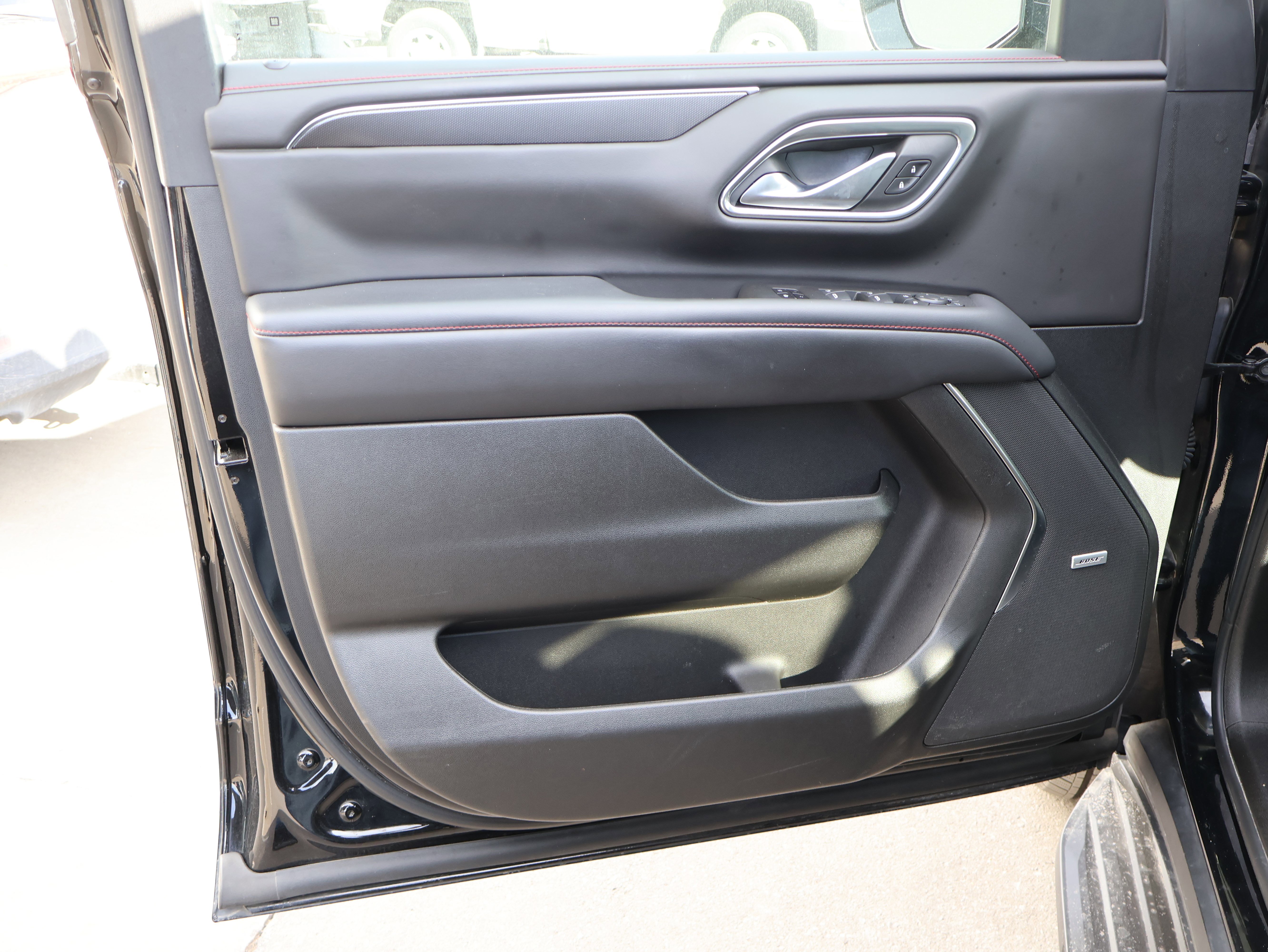 Used 2022 Chevrolet Suburban RST w/ Sport Performance Package AWD/4WD image 24