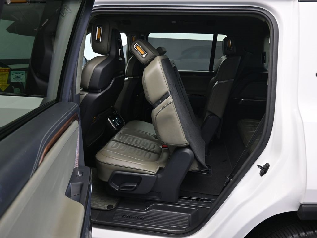 Used 2023 Rivian R1S Launch Edition image 31