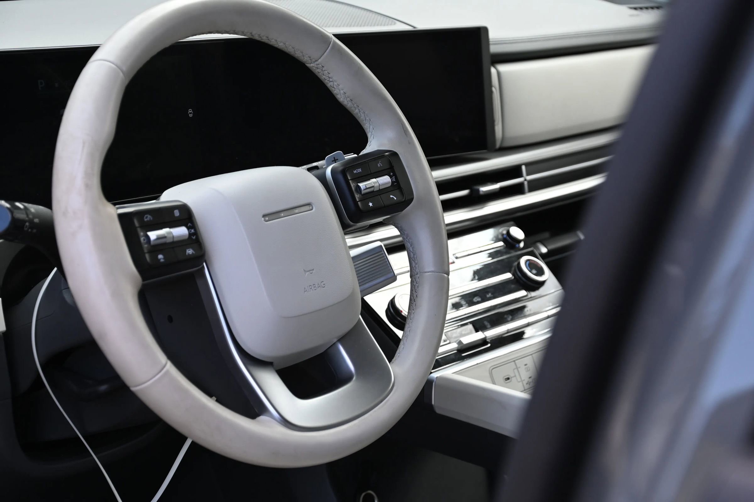 Used 2024 Hyundai Santa Fe SE image 11