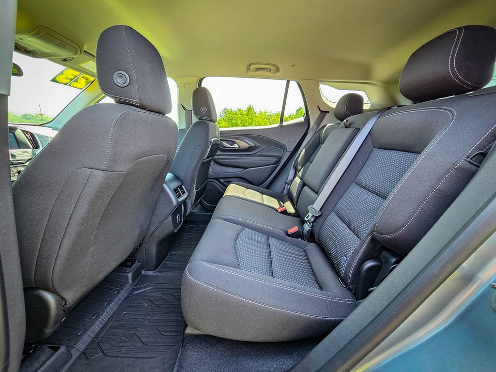 Used 2023 GMC Terrain SLE w/ Driver Convenience Package AWD/4WD image 30