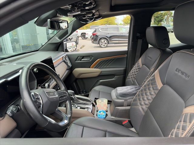 Used 2023 GMC Canyon Denali image 5