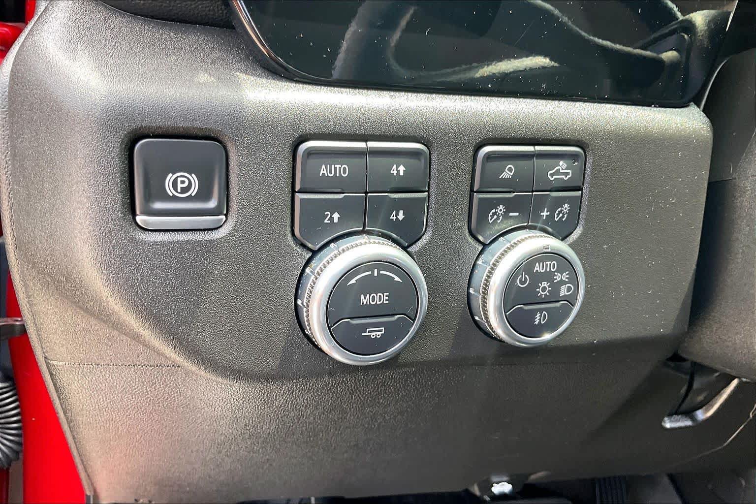 Used 2025 GMC Sierra 2500 SLT w/ Texas SLT Premium Package AWD/4WD image 14