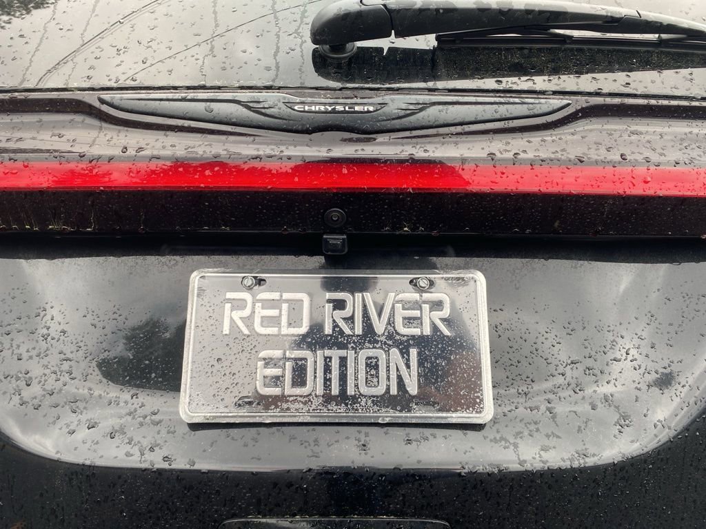 New 2026 Chrysler Pacifica Limited w/ S Appearance Package image 12