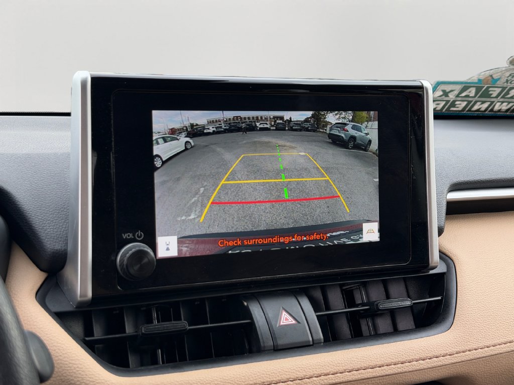 Used 2025 Toyota RAV4 XLE AWD/4WD image 26