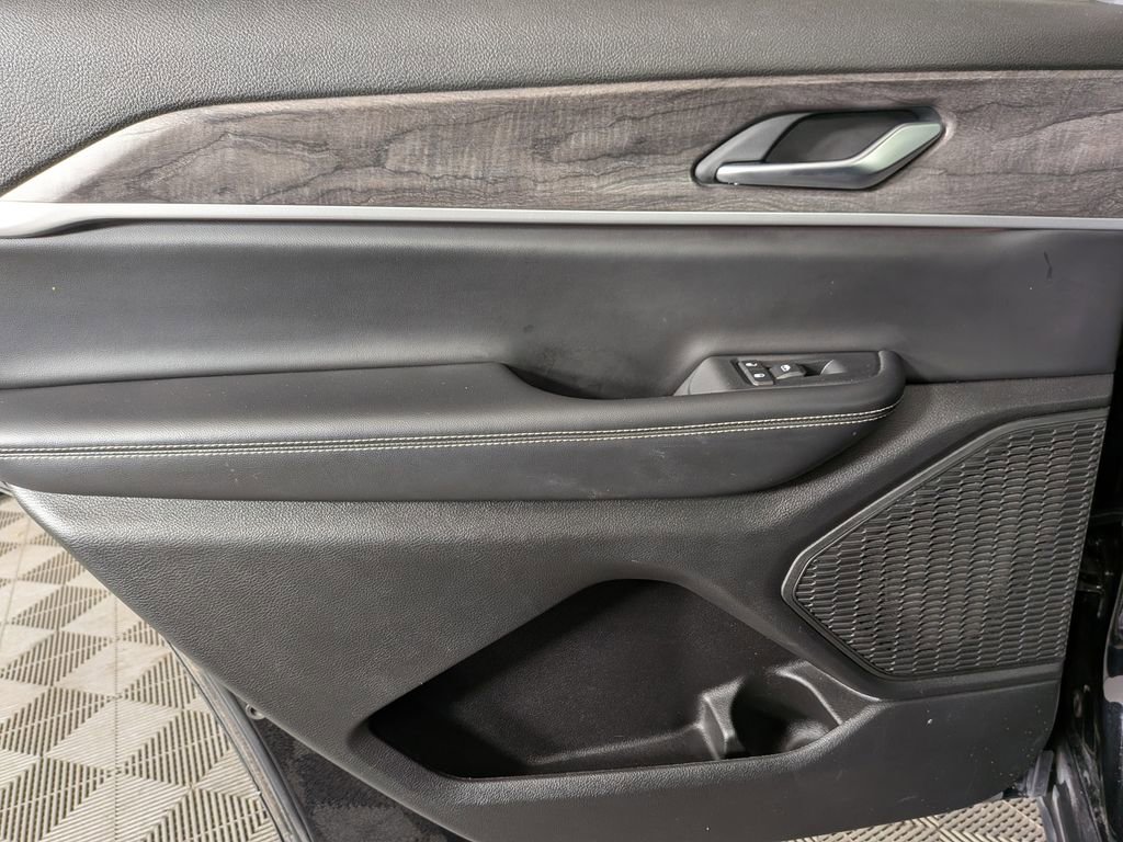 Certified 2023 Jeep Grand Cherokee L Limited image 35