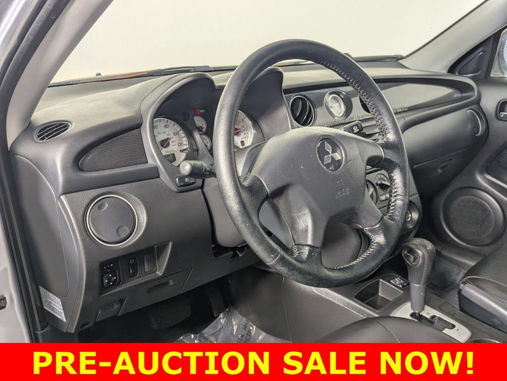 Used 2006 Mitsubishi Outlander SE FWD image 11