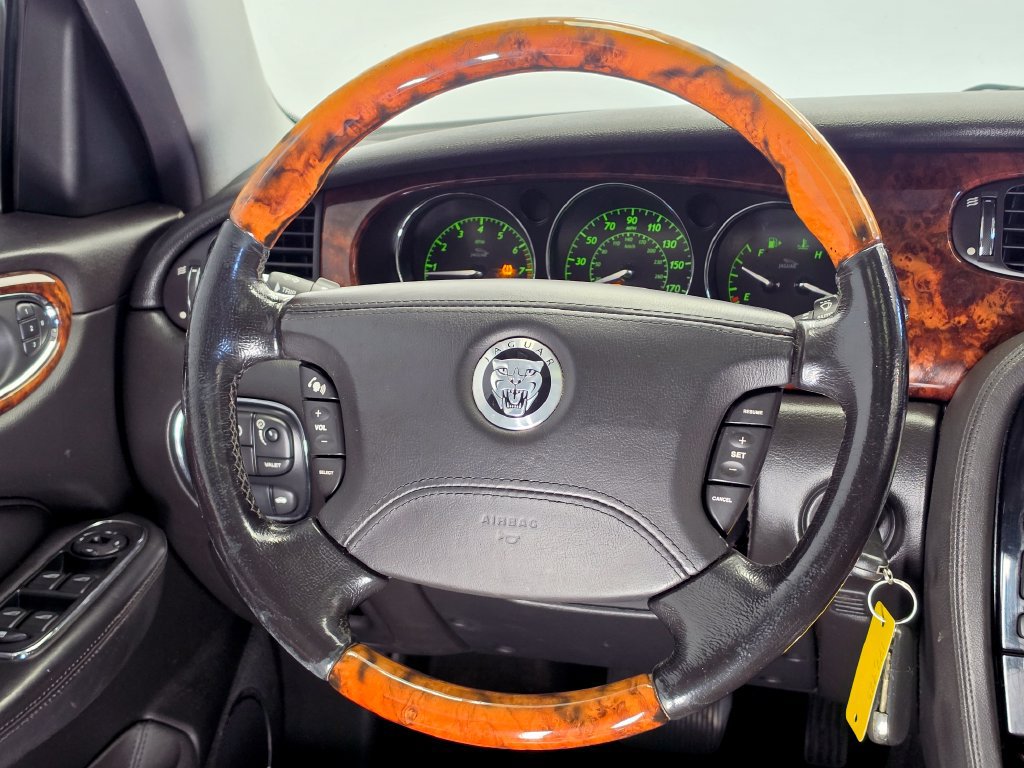 Used 2008 Jaguar XJ8 RWD image 14