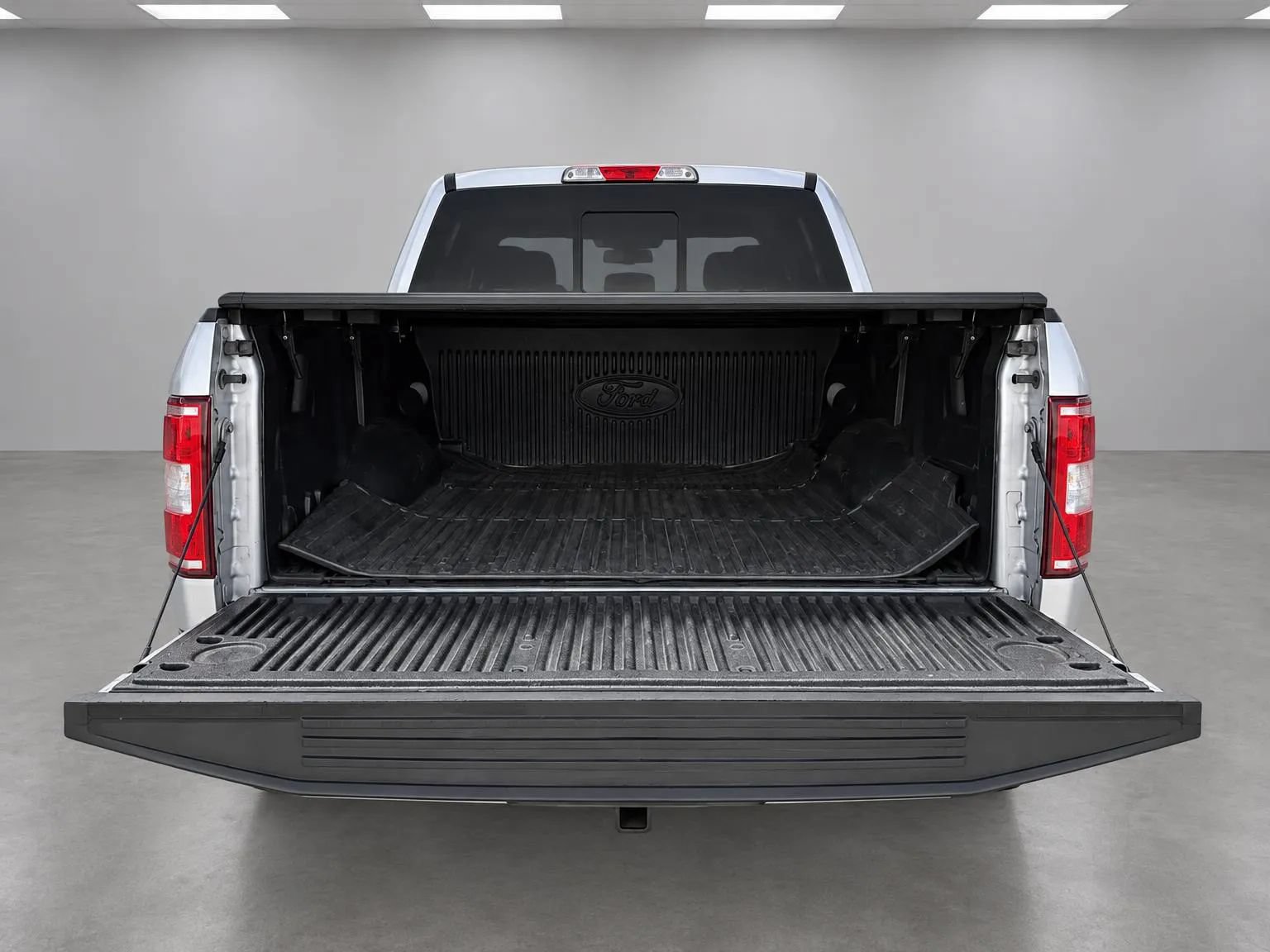 Used 2019 Ford F150 XLT w/ Equipment Group 302A Luxury AWD/4WD image 39