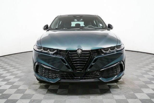 New 2026 Alfa Romeo Tonale w/ Black Premium Package image 37