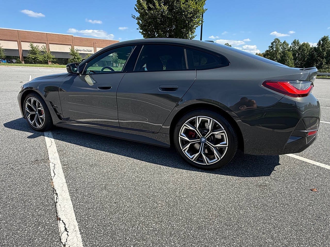 Used 2023 BMW i4 eDrive40 w/ M Sport Package RWD image 3