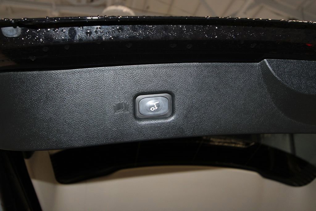 Used 2023 Lincoln Nautilus Reserve w/ Monochromatic Package image 40