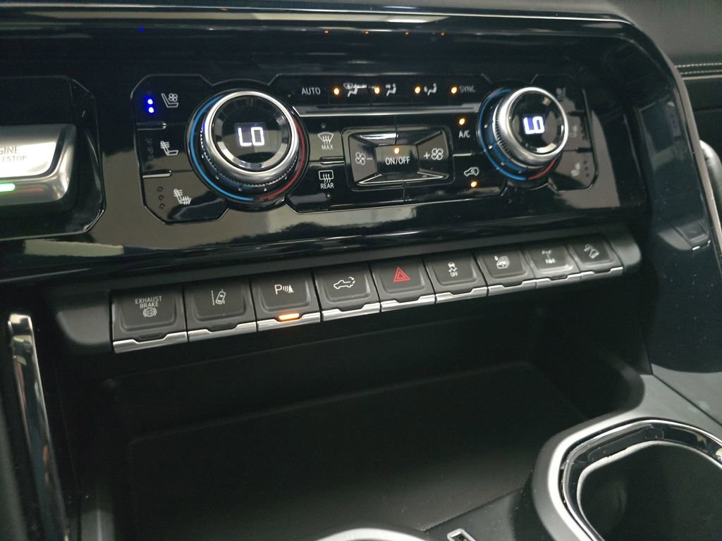 Used 2024 GMC Sierra 2500 AT4X w/ AT4X AEV Edition image 25