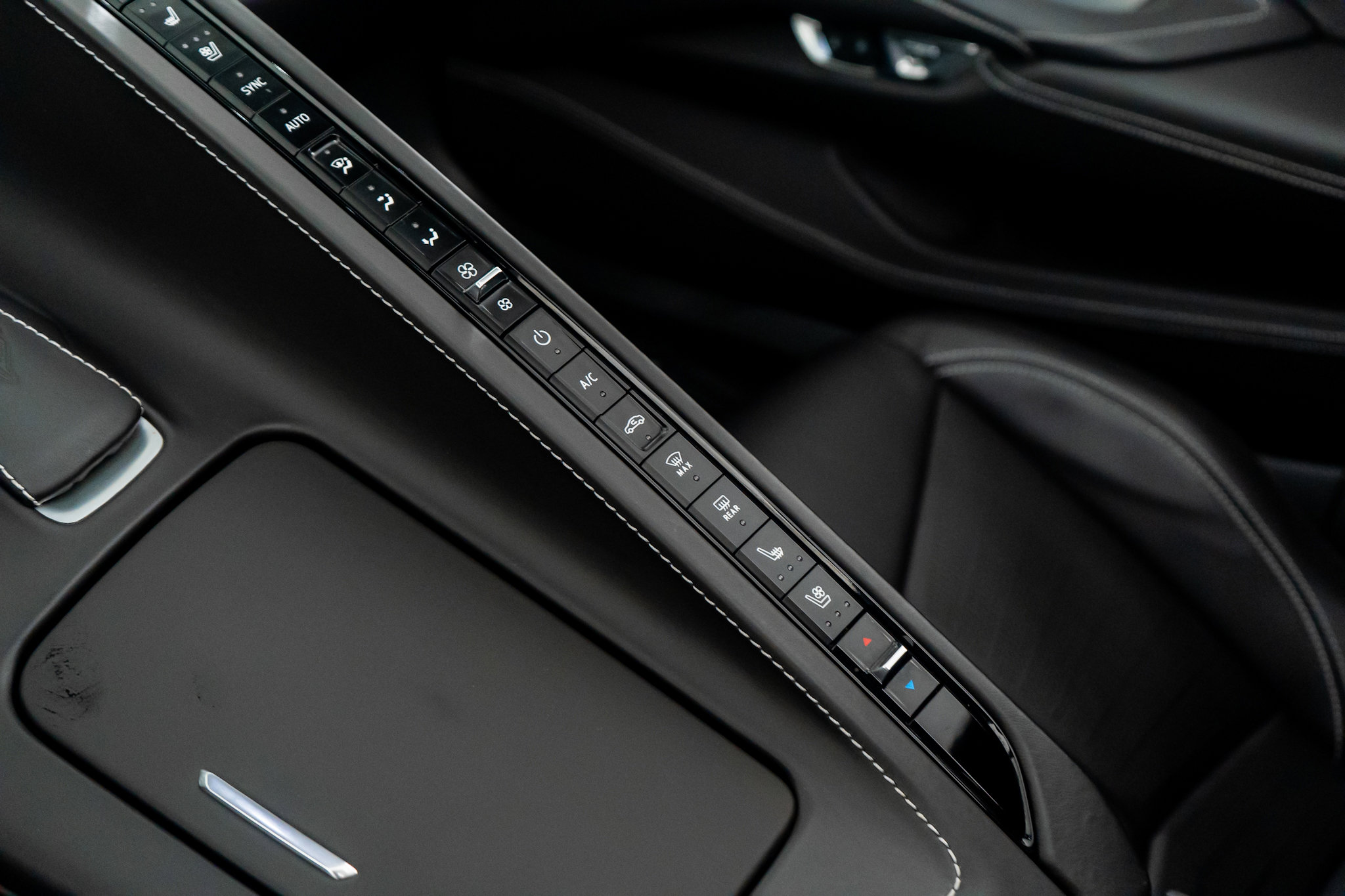 Used 2020 Chevrolet Corvette Stingray Premium Cpe w/ 3LT image 36