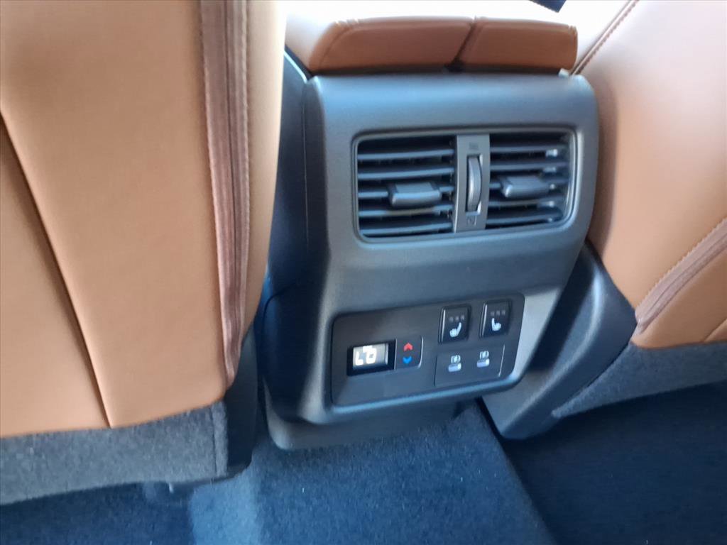 New 2026 Nissan Rogue Platinum image 28