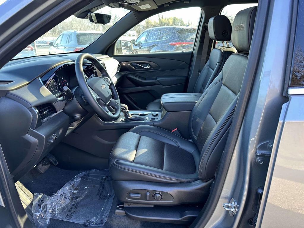 Used 2023 Chevrolet Traverse High Country AWD/4WD image 12
