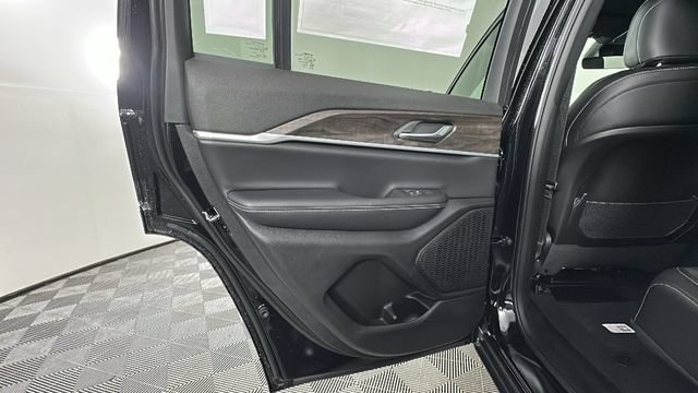 New 2026 Jeep Grand Cherokee Altitude AWD/4WD image 11