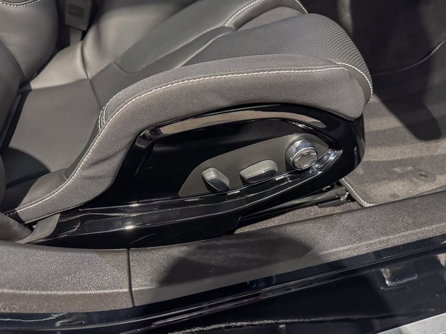 Used 2024 Chevrolet Corvette Z06 w/ Z07 Performance Package image 19