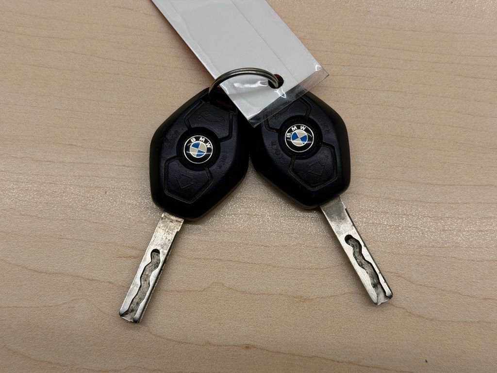 Used 2004 BMW Z4 2.5i RWD image 39