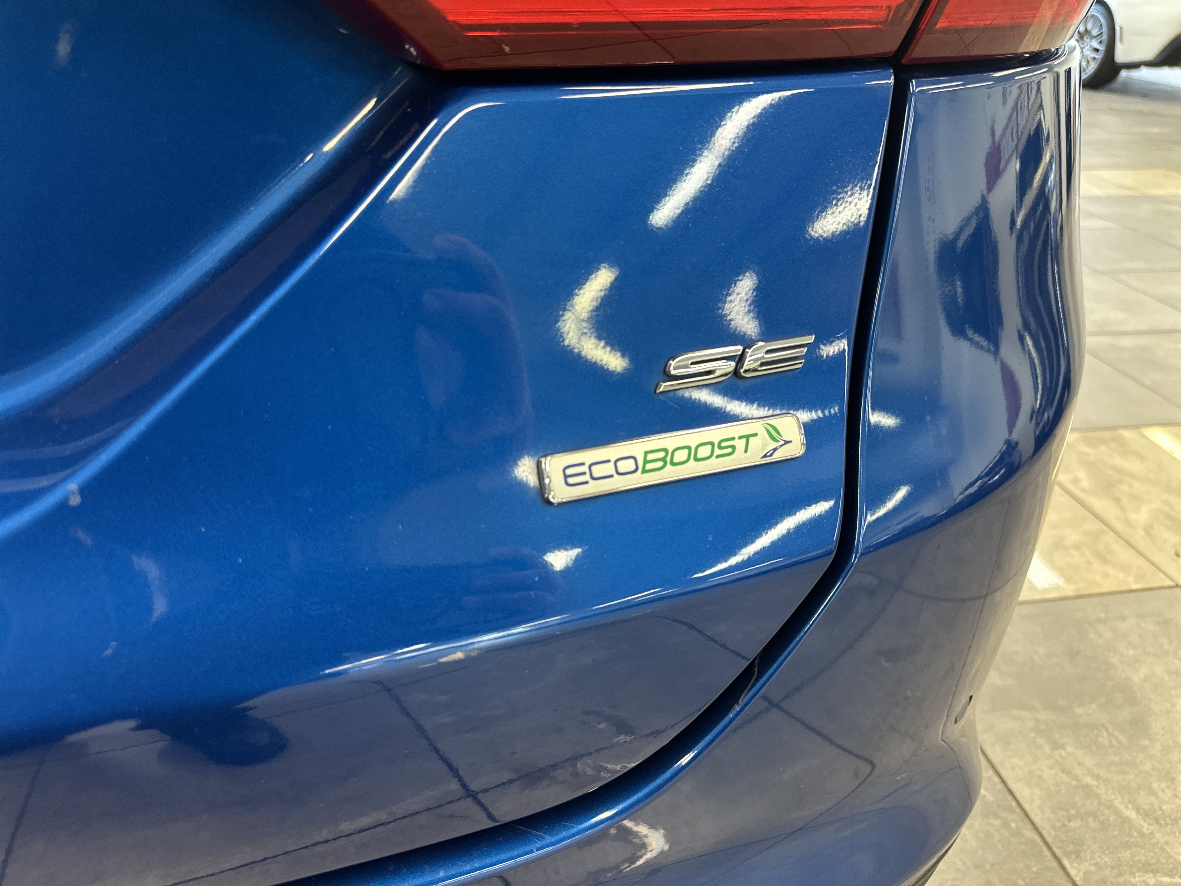 Used 2017 Ford Fusion SE w/ Fusion SE Technology Package image 8