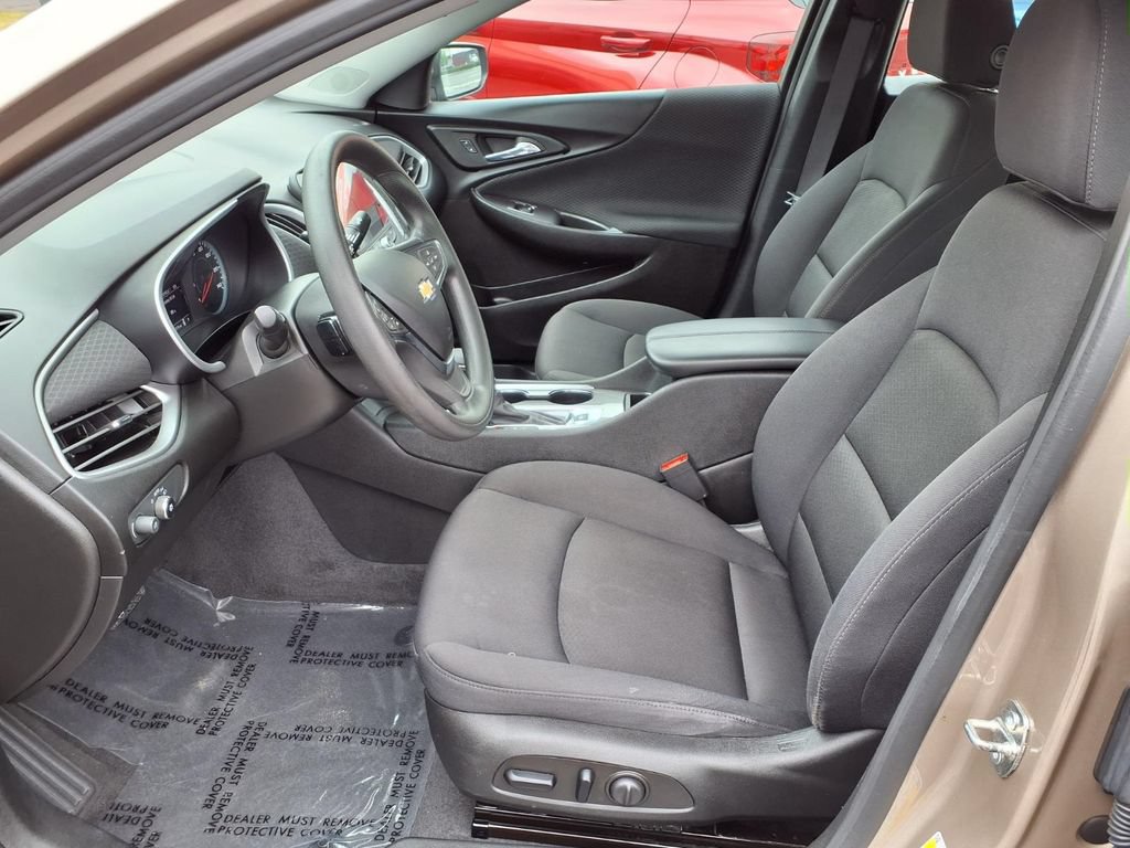Used 2023 Chevrolet Malibu LT FWD image 15
