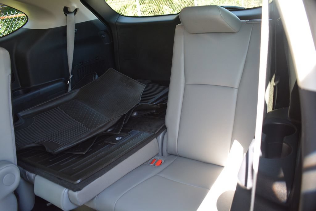 Used 2022 Toyota Highlander XLE AWD/4WD image 25