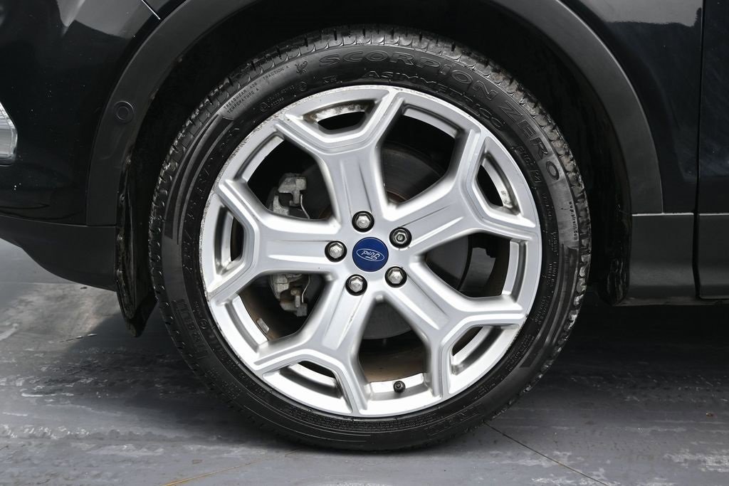 Used 2018 Ford Escape Titanium image 12