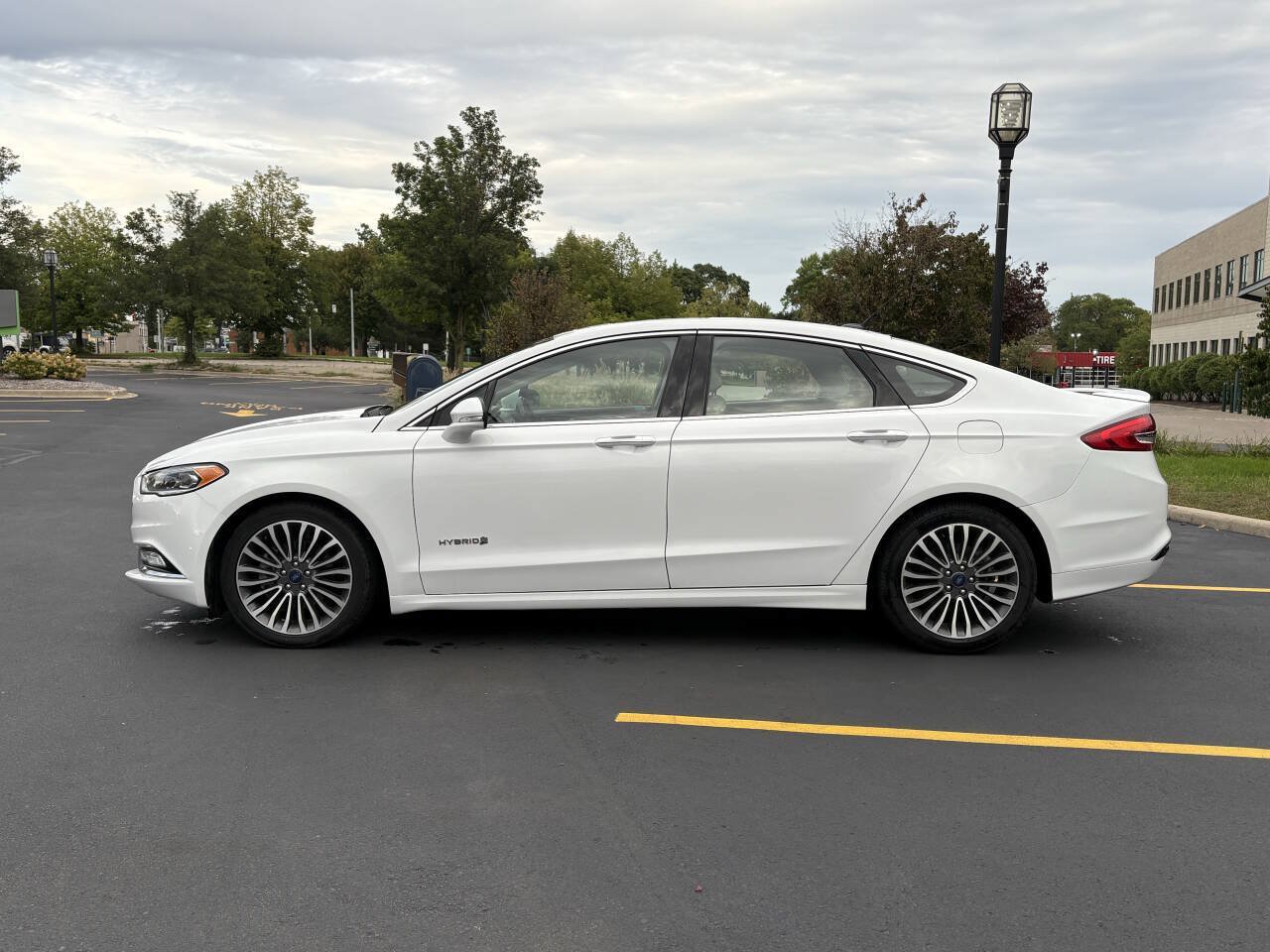 Used 2018 Ford Fusion Titanium FWD image 15