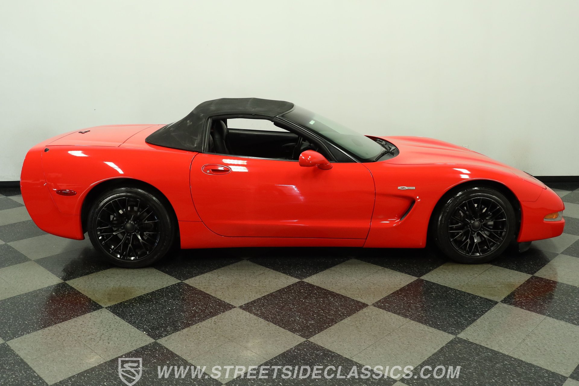 Used 1999 Chevrolet Corvette Coupe w/ Memory Pkg RWD image 13