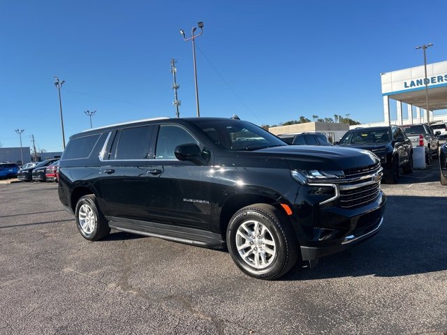 Used 2024 Chevrolet Suburban LT image 1