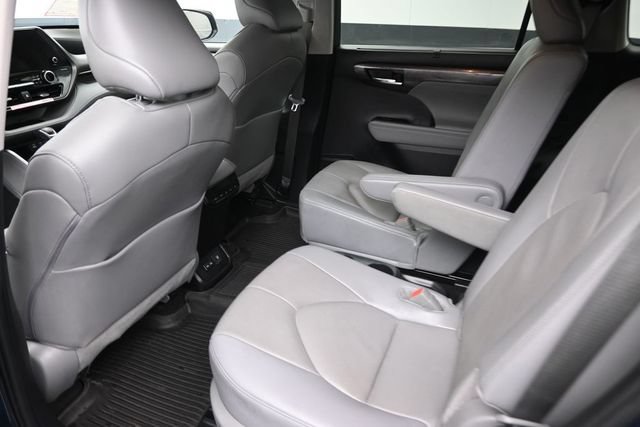 Certified 2024 Toyota Highlander Limited AWD/4WD image 14