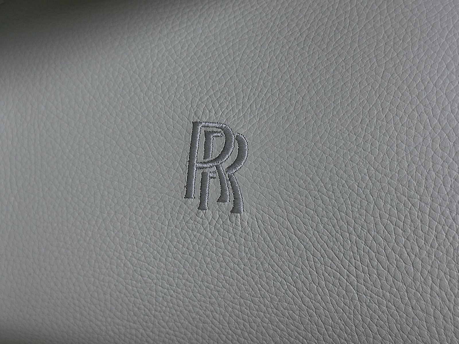 Used 2010 Rolls-Royce Ghost RWD image 40