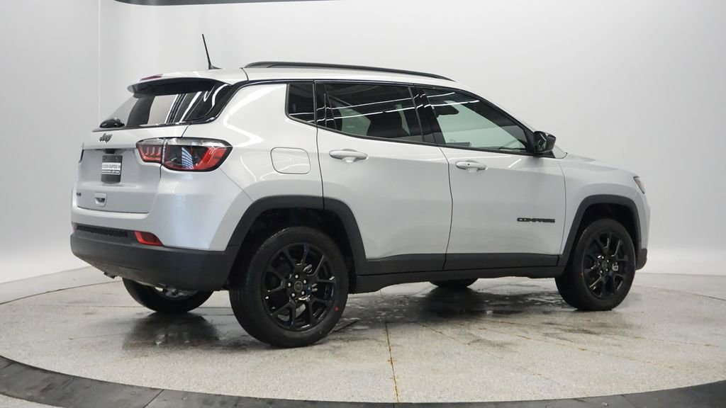 New 2026 Jeep Compass Latitude image 10