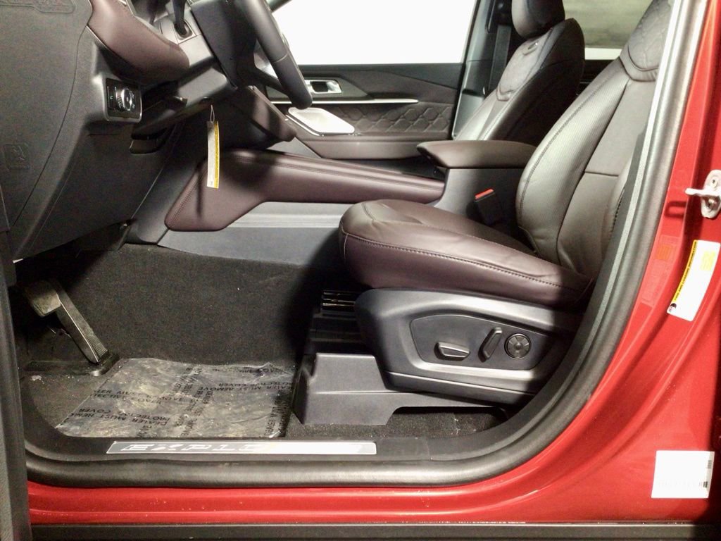 New 2026 Ford Explorer Platinum w/ LUX Leather Package image 18