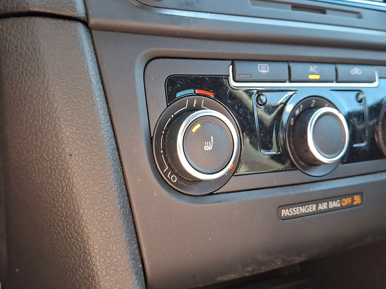 Used 2011 Volkswagen GTI 2-Door FWD image 24