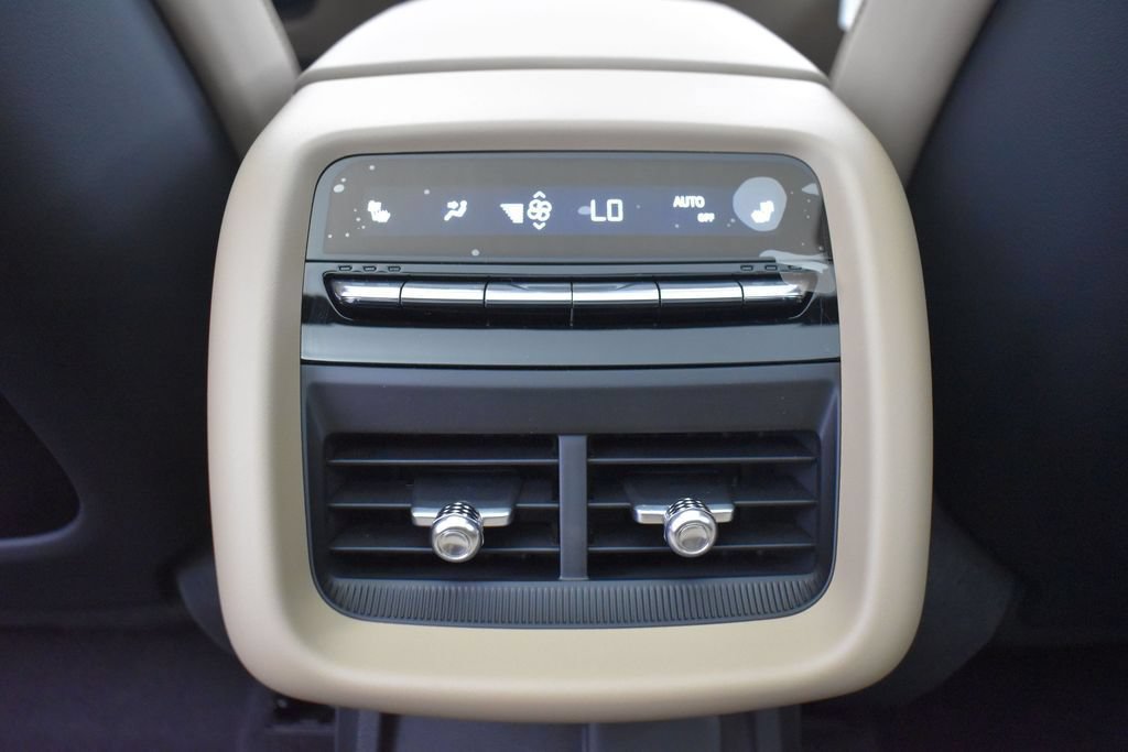 New 2026 Cadillac Lyriq Signature Sport w/ Nappa Leather Package AWD/4WD image 30