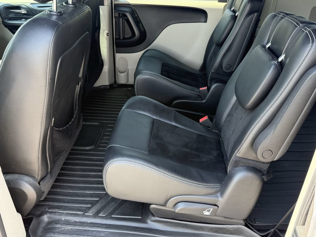 Used 2016 Dodge Grand Caravan SXT FWD image 26