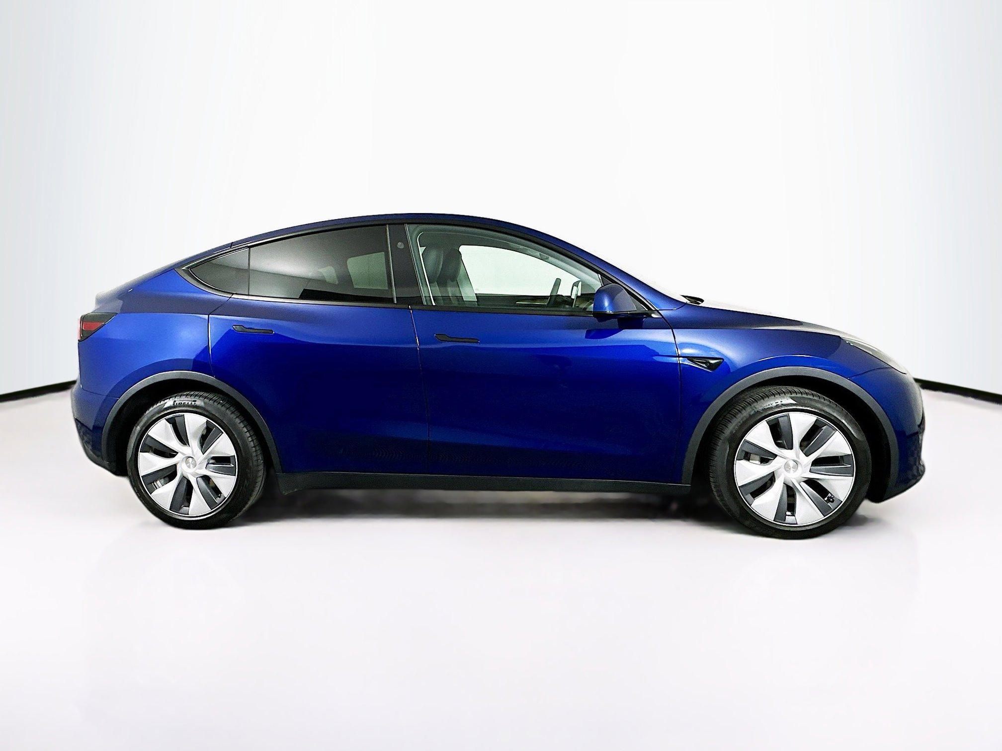 Used 2024 Tesla Model Y Long Range image 10