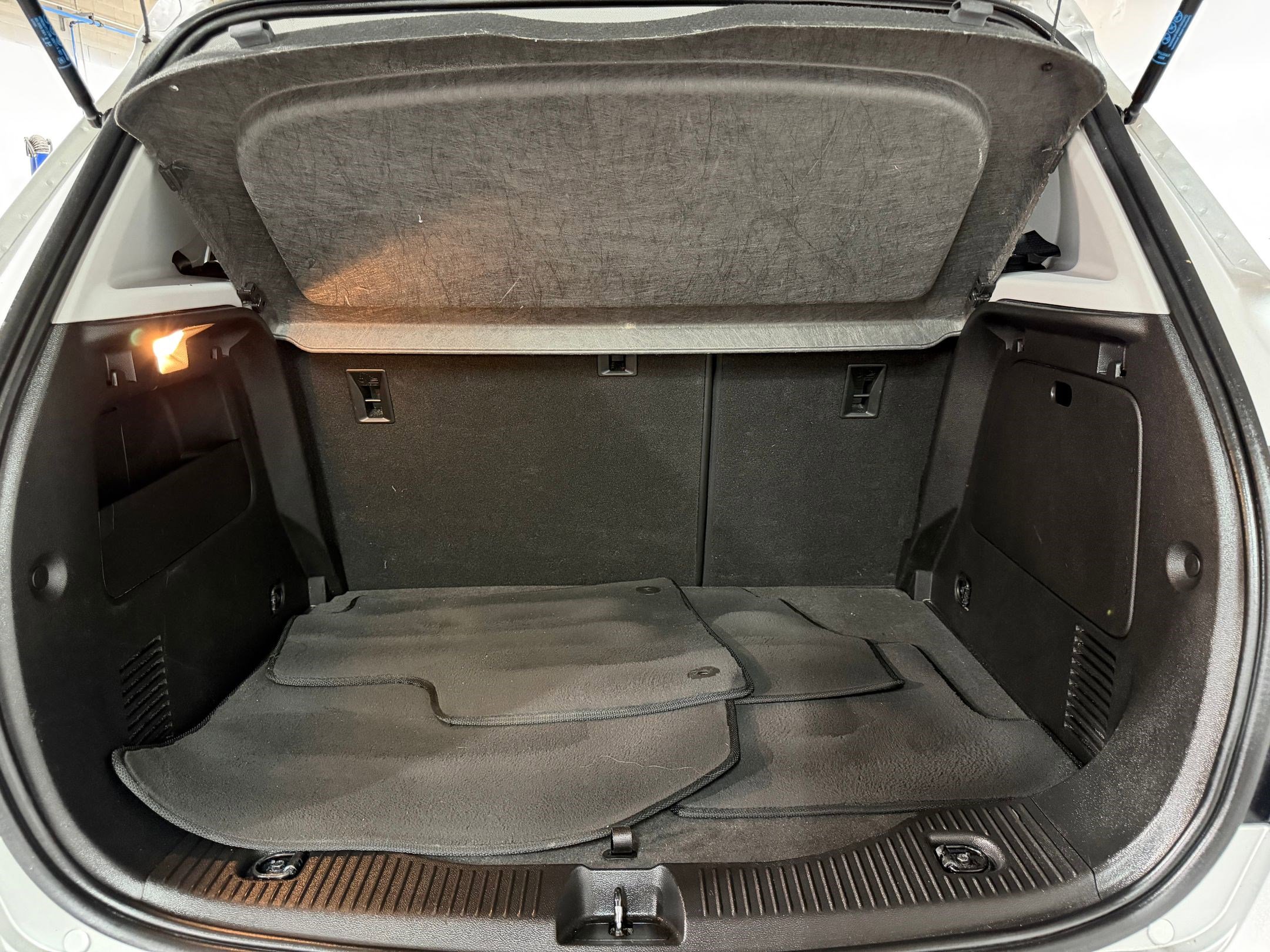 Used 2018 Chevrolet Trax Premier FWD image 32
