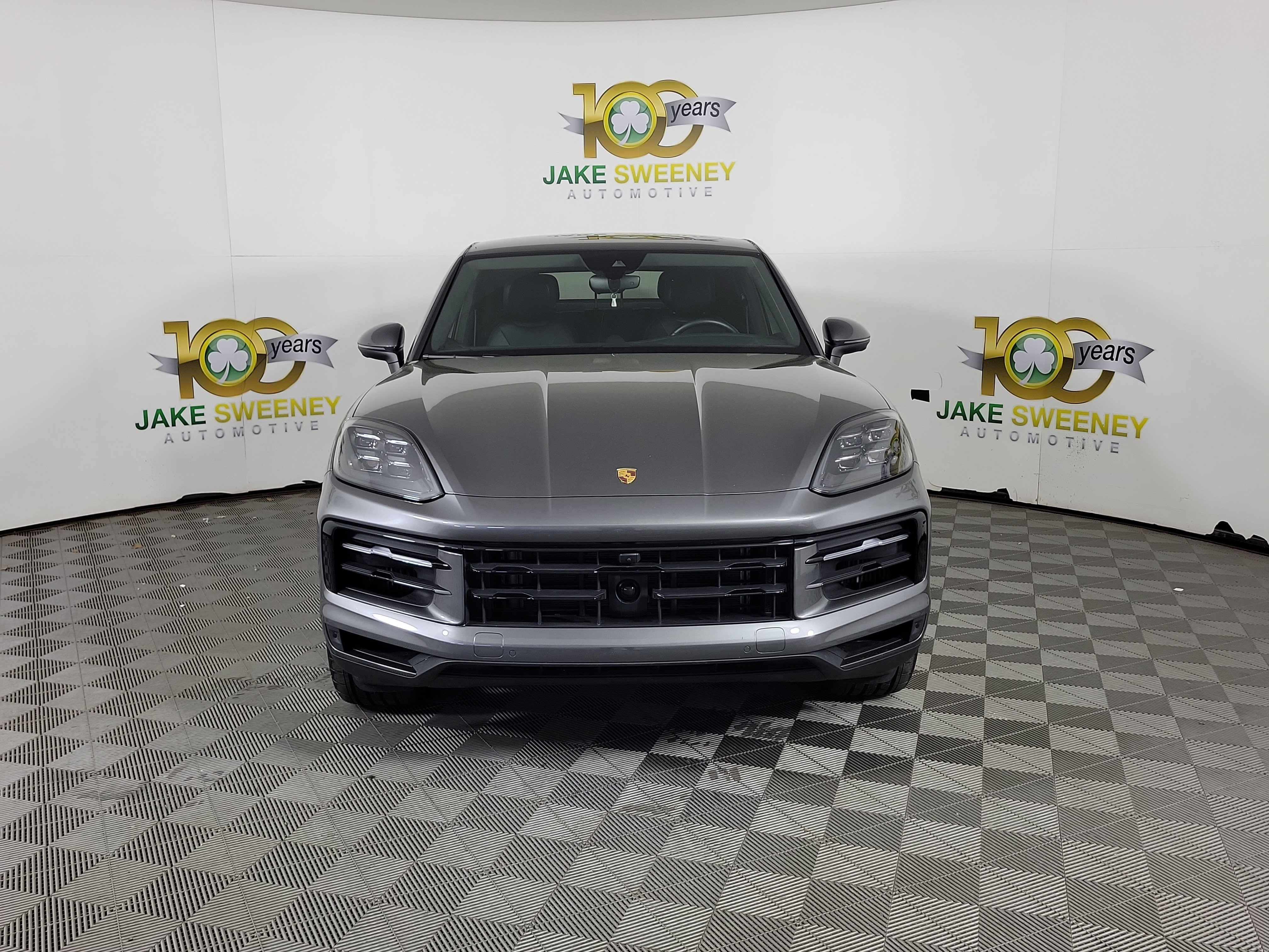 Used 2024 Porsche Cayenne Coupe AWD/4WD image 2