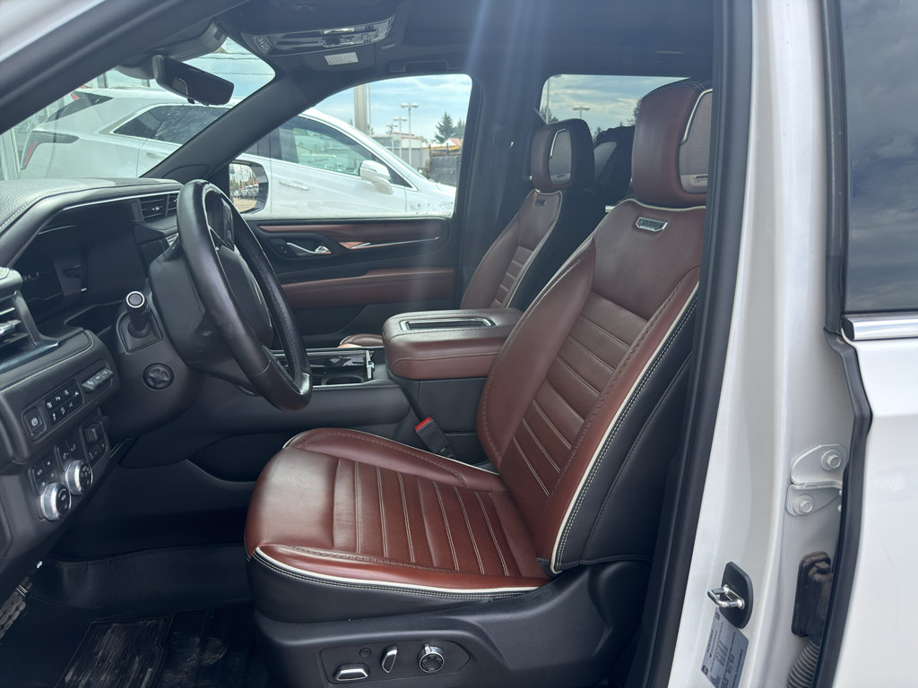 Certified 2023 GMC Yukon XL Denali Ultimate AWD/4WD image 6