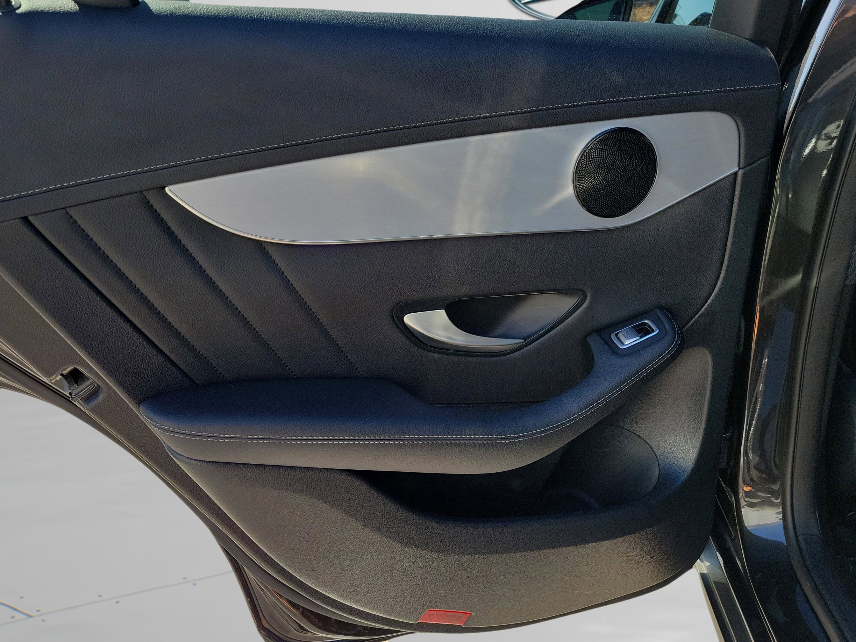 Used 2022 Mercedes-Benz GLC 300 image 30