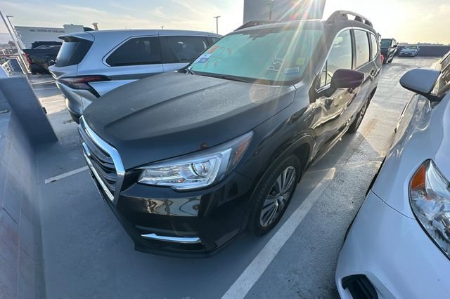 Used 2022 Subaru Ascent Limited w/ Technology Package image 2