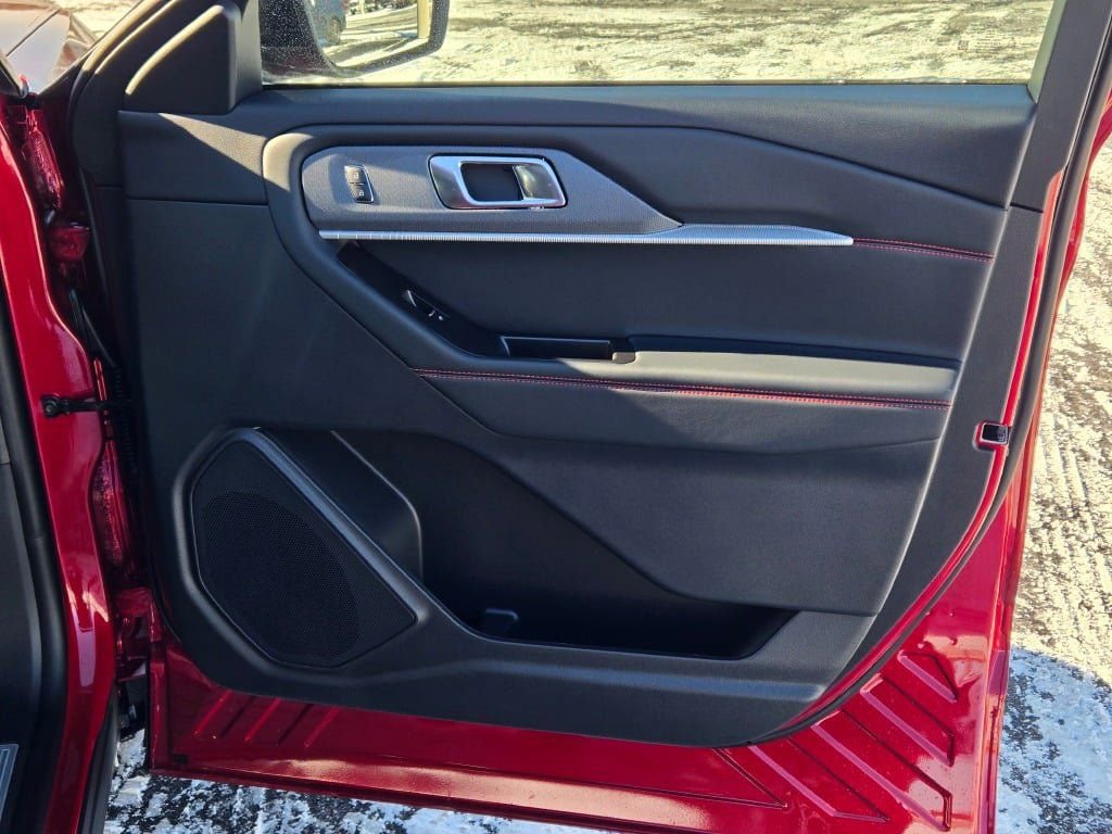 New 2026 Ford Explorer ST-Line w/ ST-Line Street Pack image 5