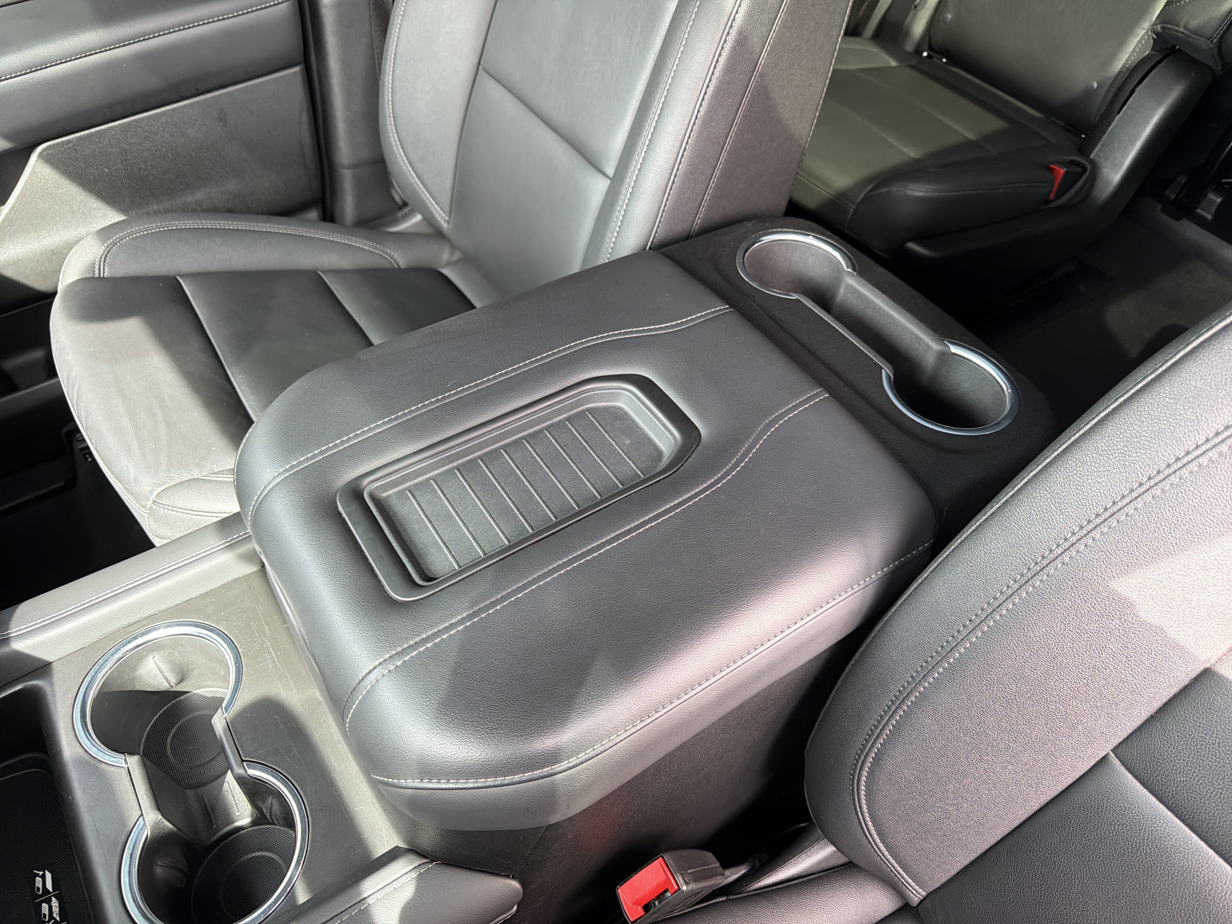 Used 2022 Chevrolet Tahoe LT w/ LT Signature Plus Package RWD image 43