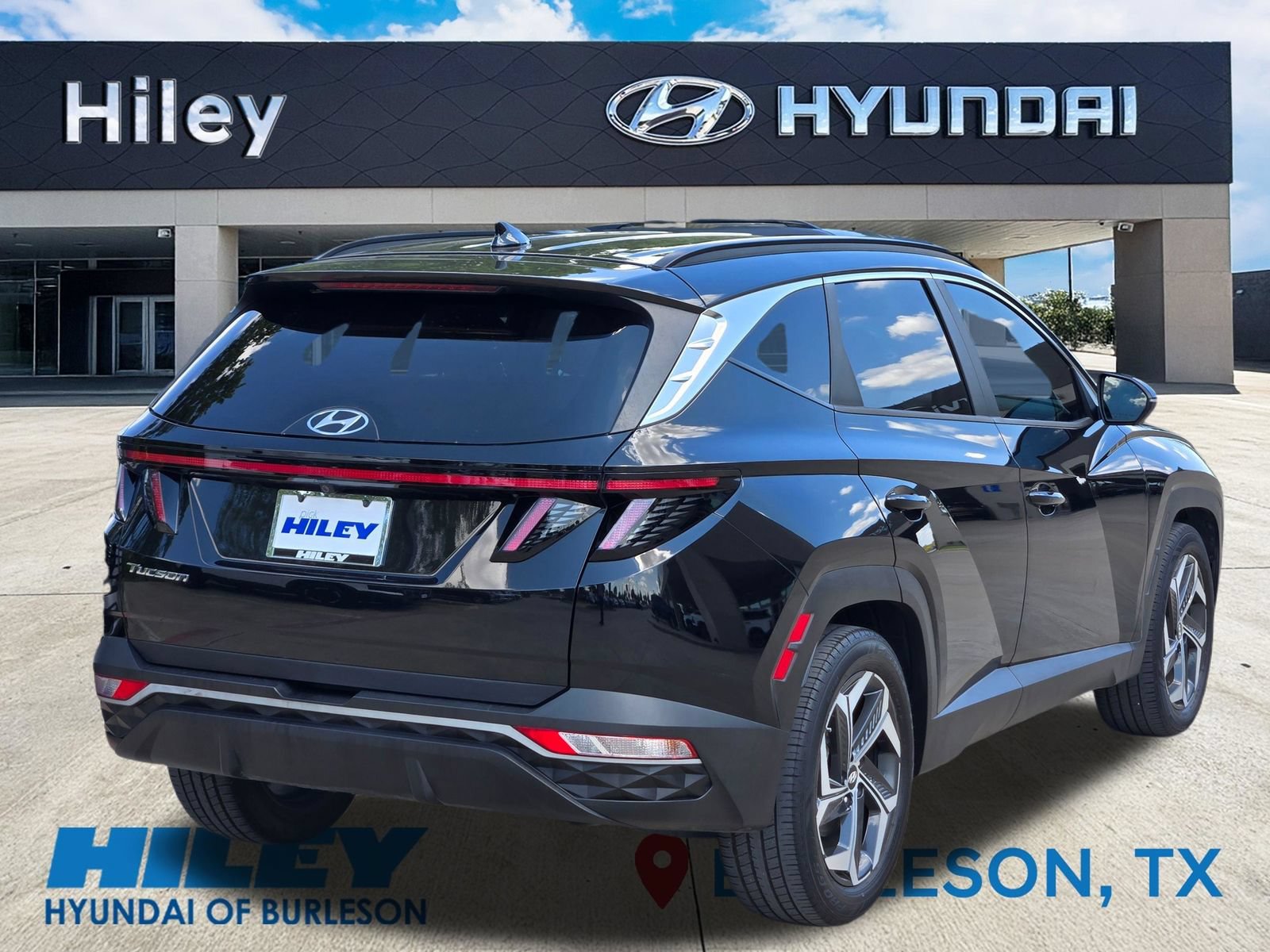 Used 2022 Hyundai Tucson SEL w/ Convenience + Premium Package FWD image 4