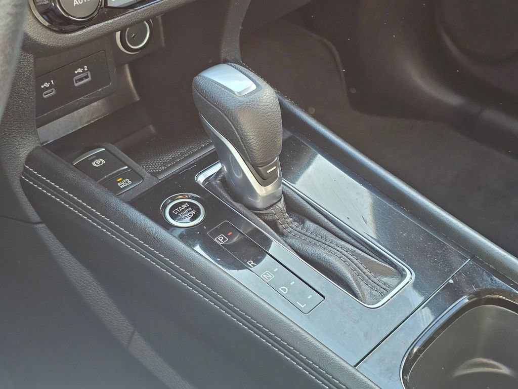 Used 2022 Nissan Kicks SR image 23