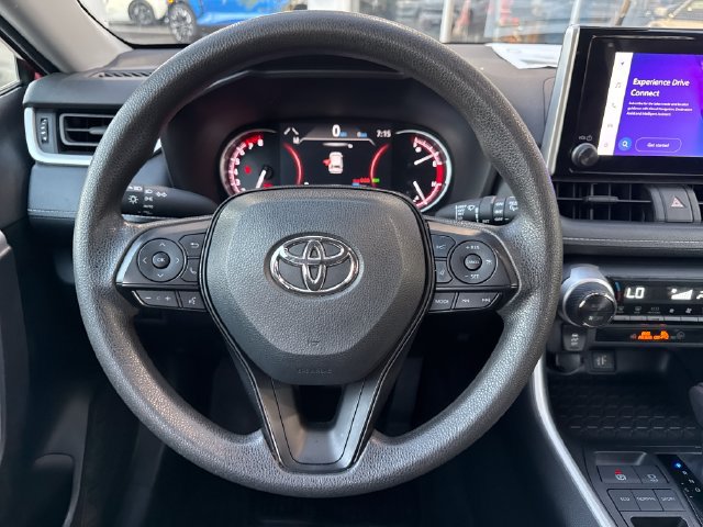 Used 2025 Toyota RAV4 XLE FWD image 15
