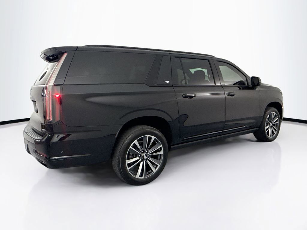 Used 2025 Cadillac Escalade ESV Sport AWD/4WD image 5